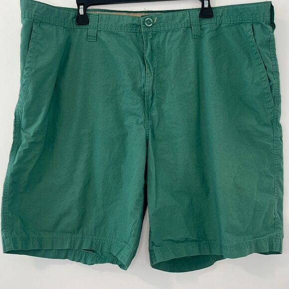 Men’s Columbia Cotton Green Shorts 44 Waist 10” Inseam Outdoor Hiking XXL - Picture 1 of 9